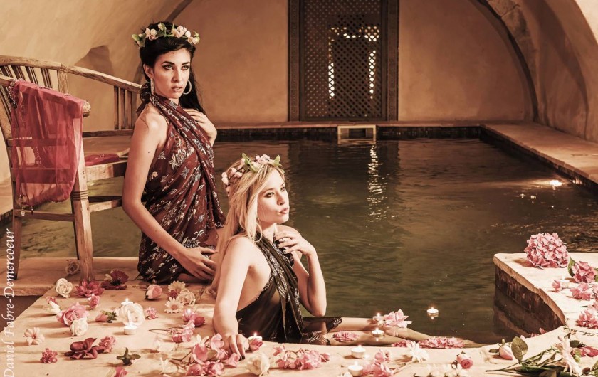 Location de vacances - Château - Manoir à Bourg-Saint-Andéol - piscine interieure 