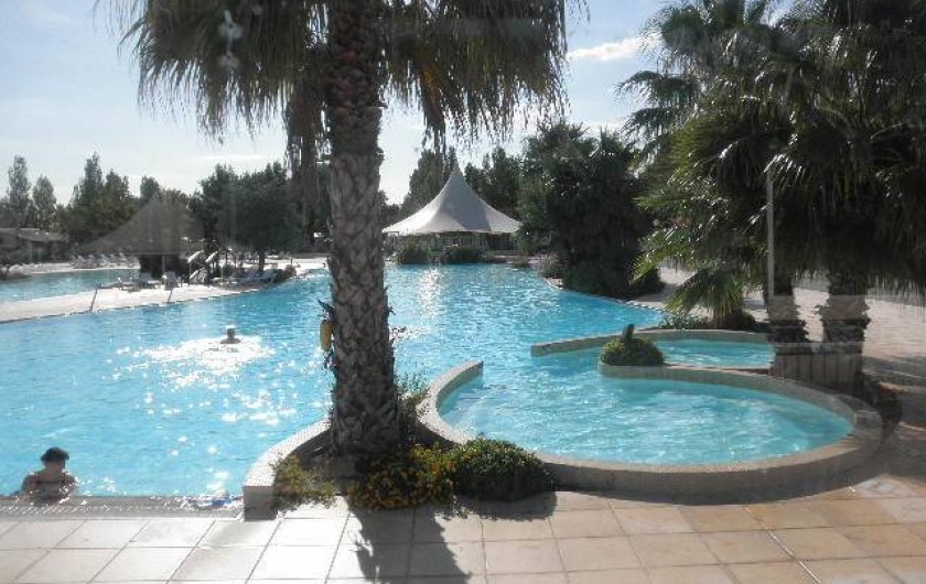 Location de vacances - Camping à Vias - Très belle piscine chauffée