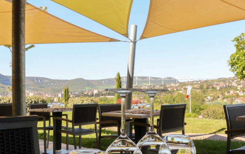 Location de vacances - Bungalow - Mobilhome à Millau - Terrasse du Restaurant