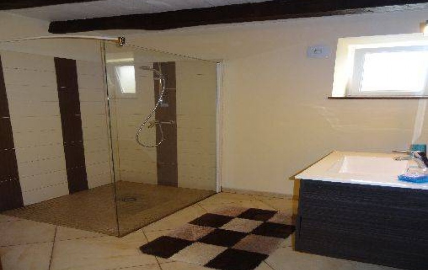 Location de vacances - Villa à Bidarray - salle de bain avec douche à l'italienne