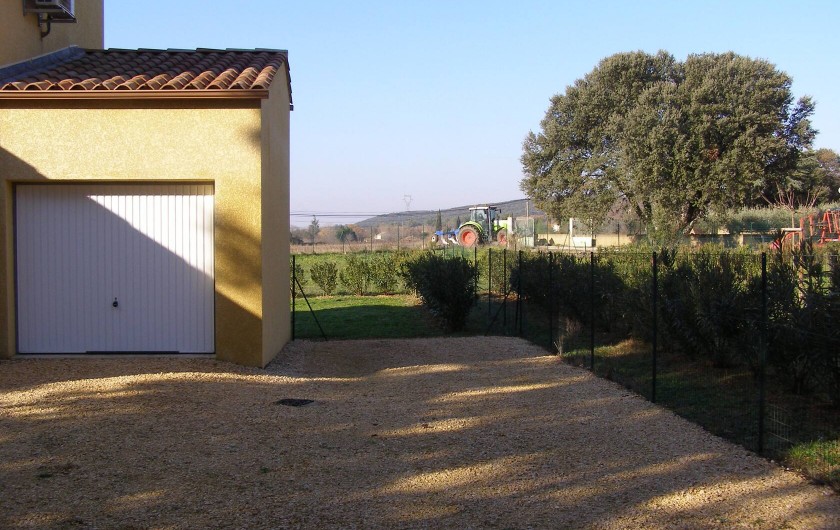 Location de vacances - Villa à Argilliers - parking et garage