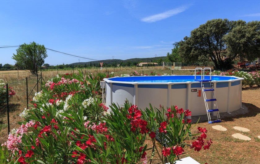 Location de vacances - Villa à Argilliers - piscine