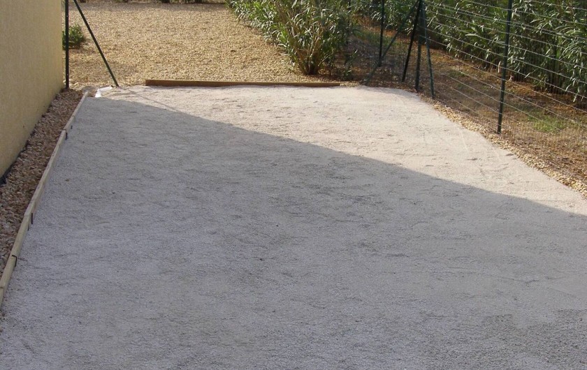 Location de vacances - Villa à Argilliers - terrain de boules