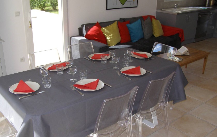 Location de vacances - Villa à Argilliers - séjour