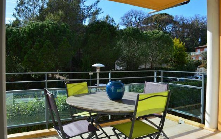 Location de vacances - Appartement à Fréjus - Terrasse