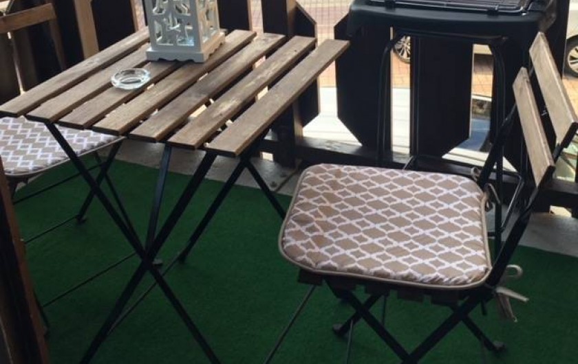 Location de vacances - Studio à Les Carroz d'Arâches - Balcon été