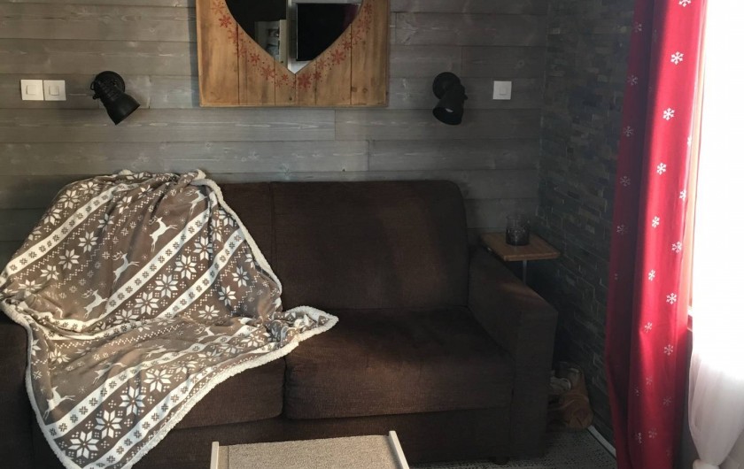 Location de vacances - Studio à Les Carroz d'Arâches - Salon avec canapé convertible "easy"