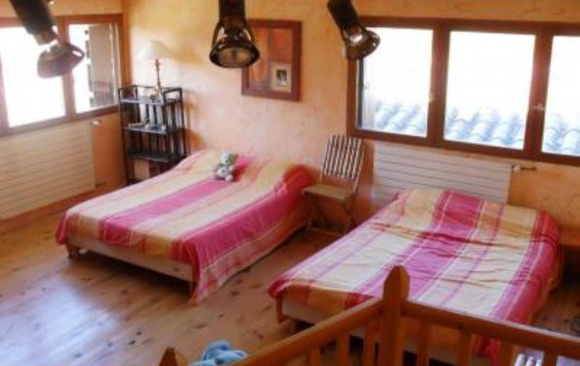 Location de vacances - Villa à Malves-en-Minervois - La grande chambre de la Tour ( 28 m2 )