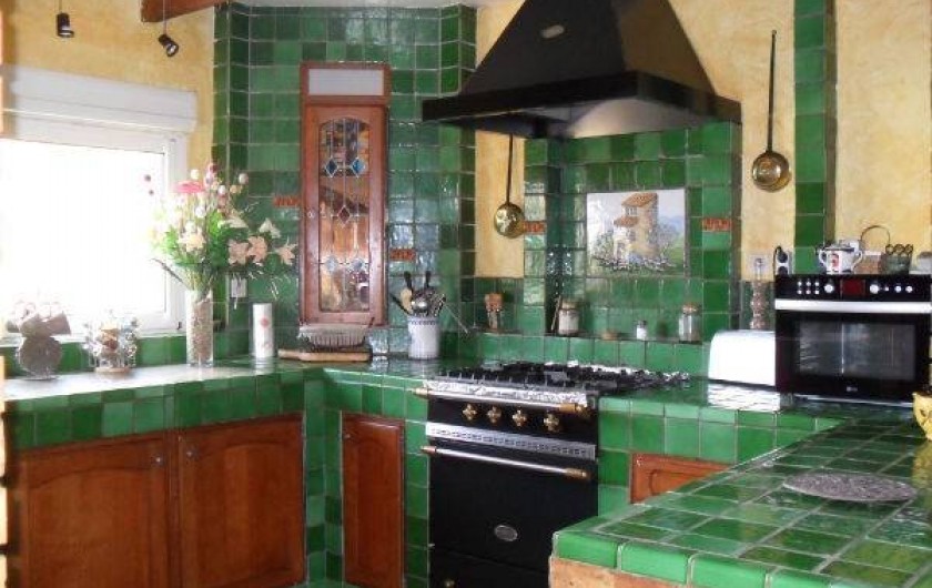 Location de vacances - Villa à Malves-en-Minervois - La cuisine de la villa , avec un fourneau Lacanche , pour les "cordons bleus"