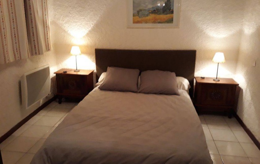 Location de vacances - Appartement à Autignac - Chambre double du gîte 2 pour 4 personnes