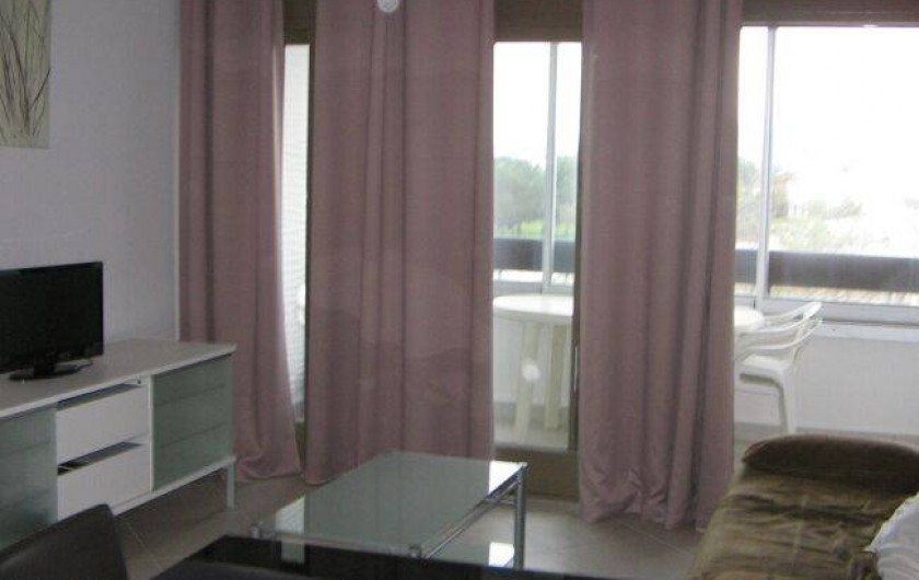 Location de vacances - Appartement à Saint-Cyprien Plage - Séjour et loggia