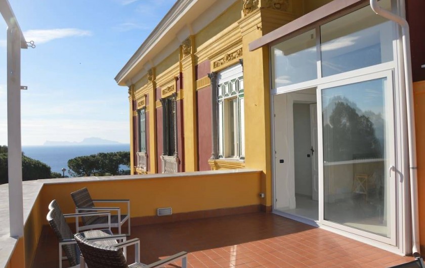 Location de vacances - Appartement à Naples - Terrasse avec vue sur Capri
