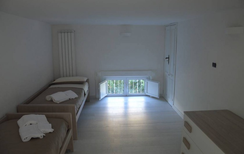 Location de vacances - Appartement à Naples - Une autre chambre avec deux ou trois lits simples