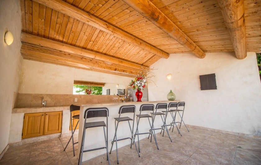Location de vacances - Mas à Visan - espace repas en extérieur