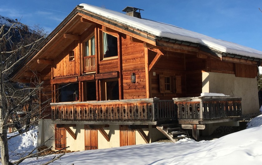 Location de vacances - Chalet à Les Contamines-Montjoie - chalet vue du ruisseau