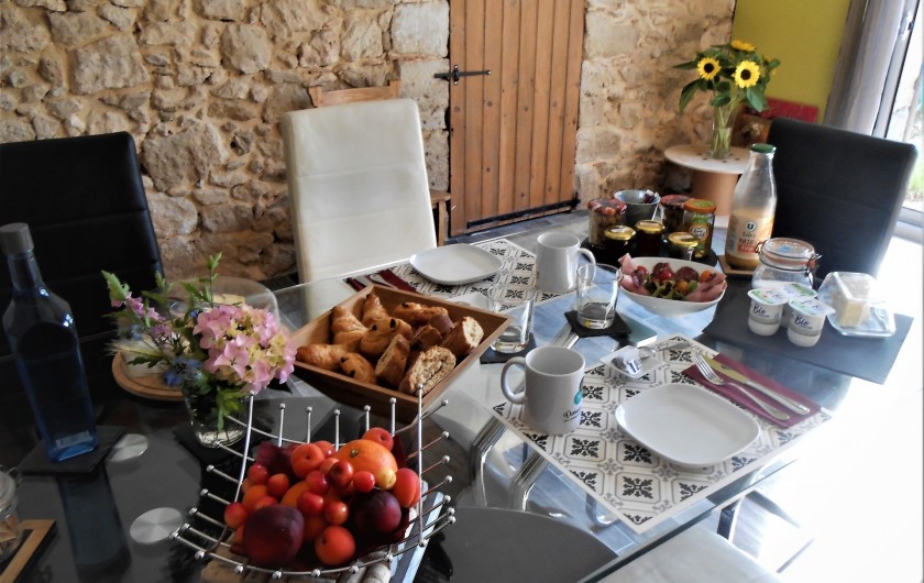 Location de vacances - Gîte à Birac - PETIT DÉJEUNER  CONTINENTAL