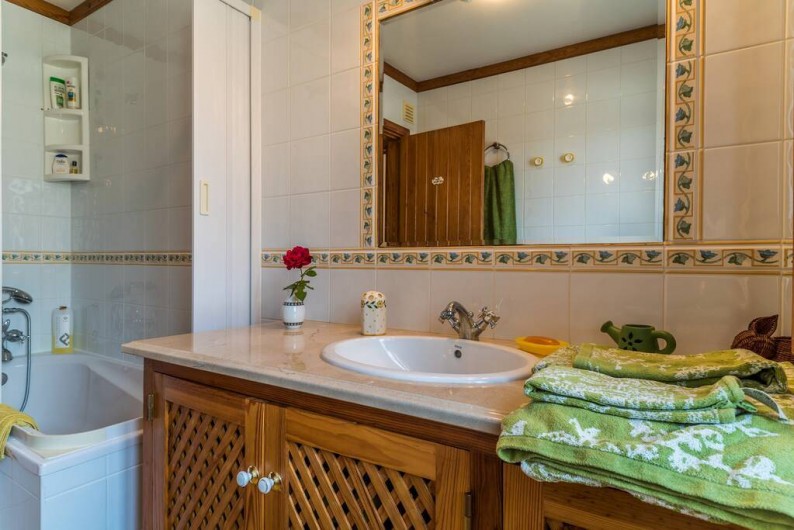 Location de vacances - Chambre d'hôtes à Alcobaça - salle de bains privée du chambre vert