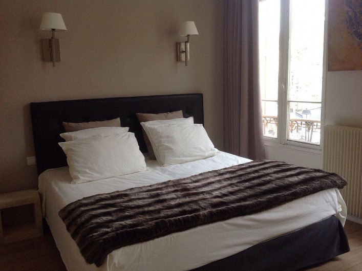 Location de vacances - Appartement à Cannes - la grande chambre (I grand lit ou 2 lits jumeaux)