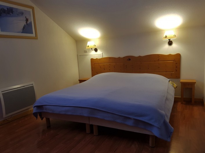 Location de vacances - Chalet à Le Dévoluy - chambre 2, deux lits 80 cm ( juxtaposés ou non)