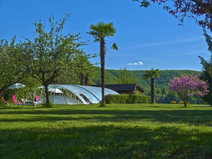 Location de vacances - Maison - Villa à Lacave - Piscine au printemps 2014