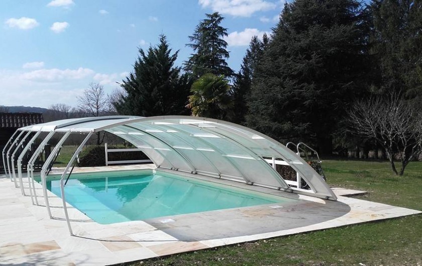 Location de vacances - Maison - Villa à Lacave - Piscine rénovée (dallage, bassin, liner, vérins...) mars 2016