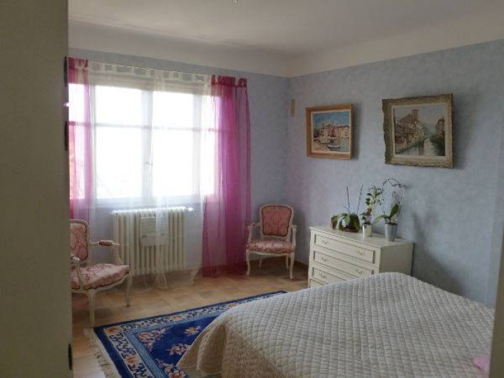 Location de vacances - Villa à Grasse - La chambre bleue - 1er étage