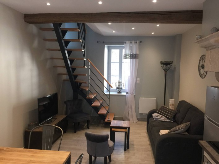 Location de vacances - Gîte à Meursault - Salon avec un canapé convertible 2 personnes .