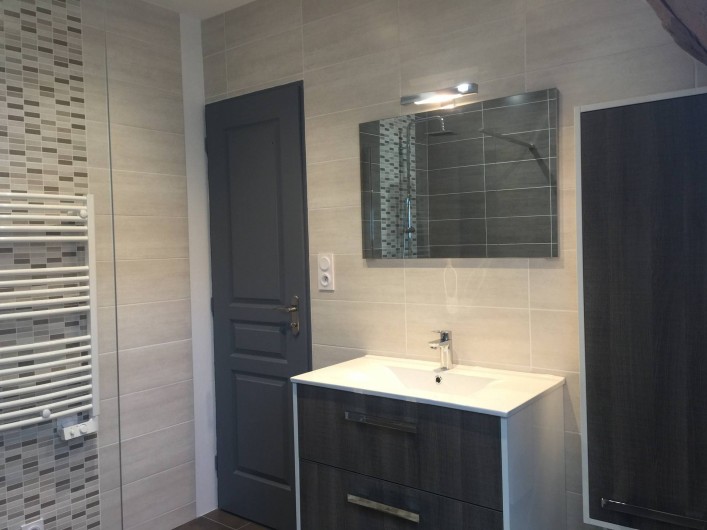 Location de vacances - Gîte à Meursault - Salle de bain .