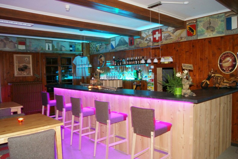 Location de vacances - Hôtel - Auberge à Villars-sur-Ollon - Bar intérieur