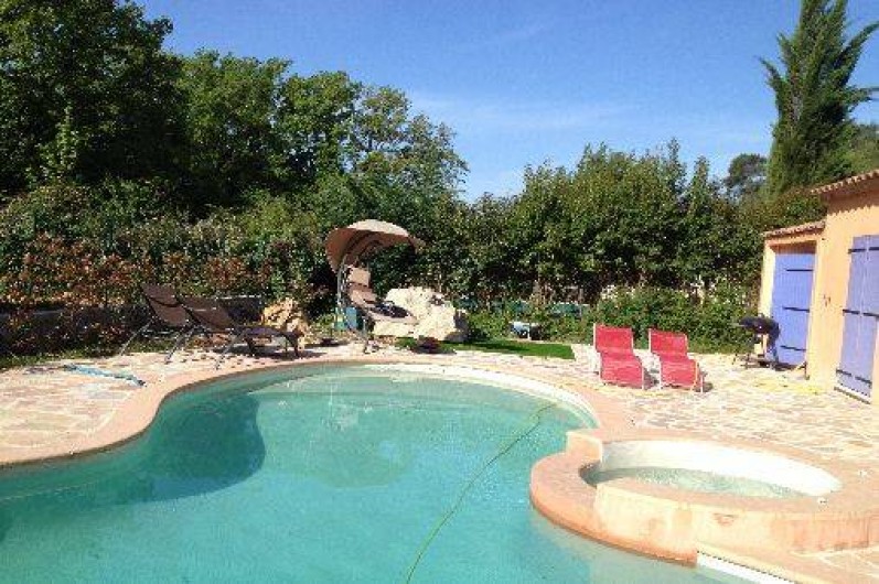 Location de vacances - Villa à Lorgues - autour de la piscine  grande terrasse 
