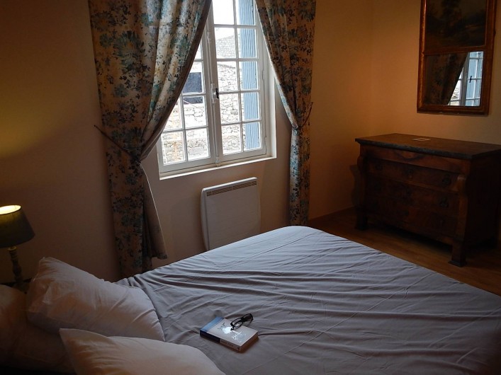 Location de vacances - Gîte à Lagrasse - Chambre à grand lit