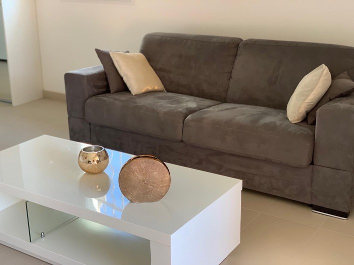 Location de vacances - Appartement à Porto-Vecchio - Cala Ross' Appart - Pièce à vivre climatisée