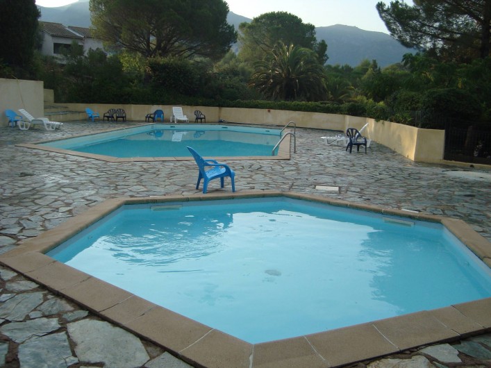 Location de vacances - Villa à Saint-Florent - Piscine à partager avec bassin enfants