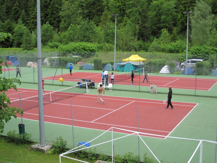 Location de vacances - Bungalow - Mobilhome à Nantua - Terrains de tennis