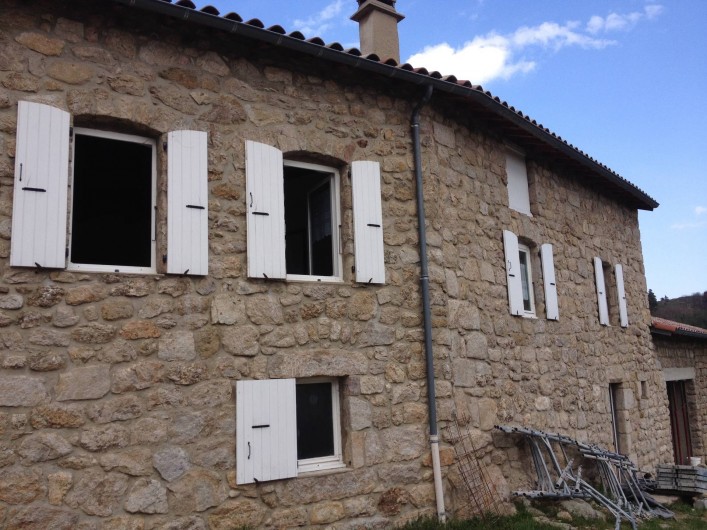 Location de vacances - Maison - Villa à Saint-Julien-Labrousse - façade sur avant la fin des travaux