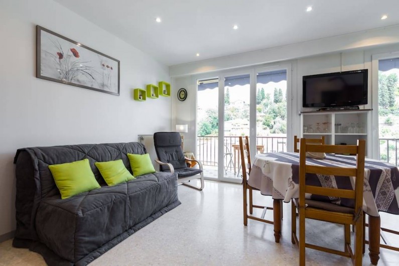 Location de vacances - Appartement à Menton - Pièce principale avec canapé lit type BZ matelas confort bulletex 140 X 200