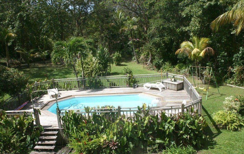Location de vacances - Villa à Deshaies - La piscine vu de la térrasse