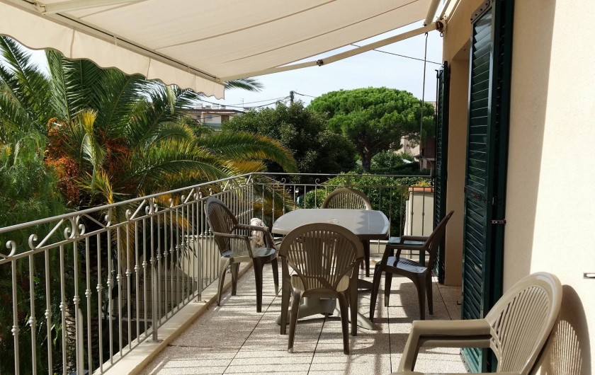 Location de vacances - Appartement à Fréjus Plage - terrasse au soleil