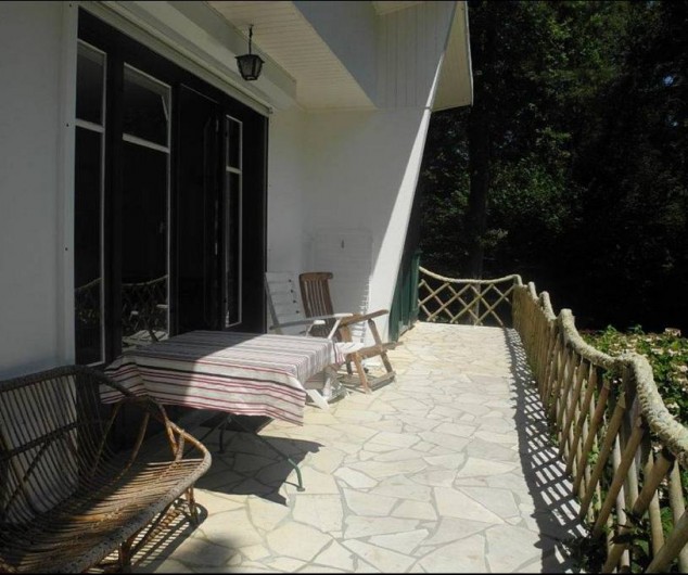 Location de vacances - Maison - Villa à Bidart - terrasse avant pour
petit déjeuner au soleil