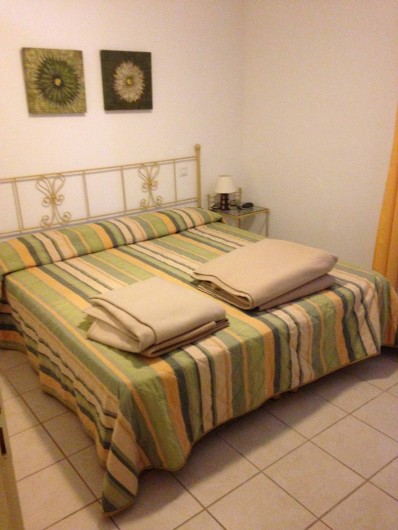Location de vacances - Appartement à Alénya - Chambre 2 avec 2 lits 90X190