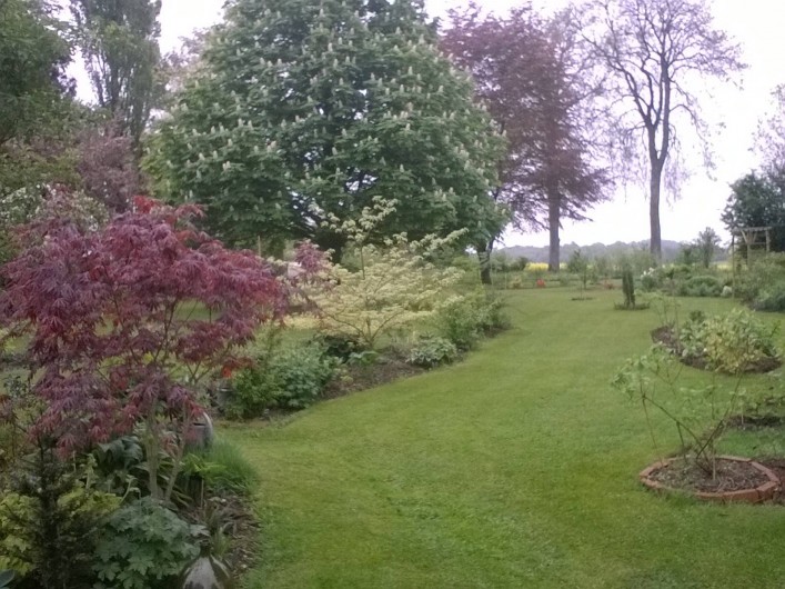 Location de vacances - Chambre d'hôtes à Bois-Guilbert - une partie du parc