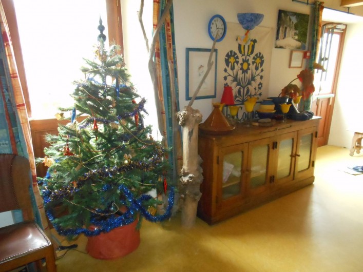 Location de vacances - Gîte à Gras - Le sapin de Noël pour une semaine en famille.