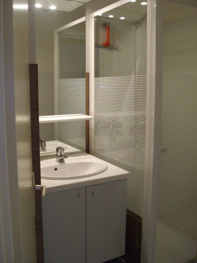 Location de vacances - Appartement à Gruissan - salle de bain  (douche)
