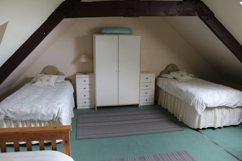 Location de vacances - Gîte à Saint-Pierre-de-Plesguen - Family bedroom (1 double bed + 2 singles)