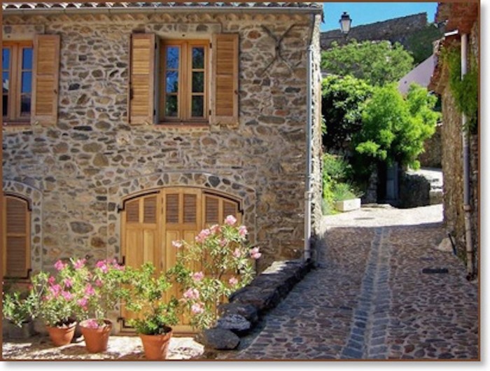 Location de vacances - Hôtel - Auberge à Collobrières - Le Village de Collobrières et ses jolies ruelles Provençales