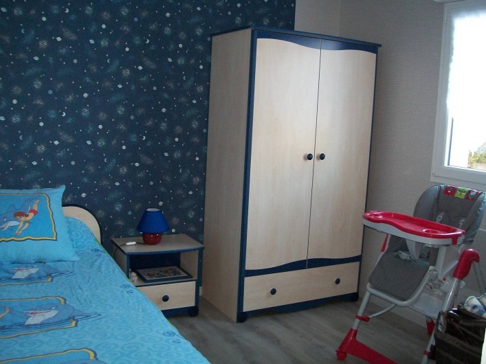 Location de vacances - Gîte à Saint-Omer - Chambre enfant RDC avec équipement bébé