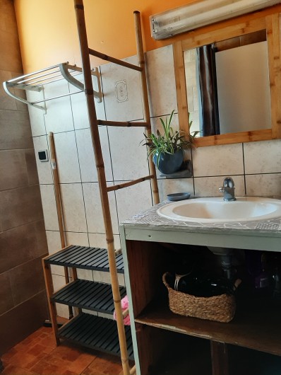 Location de vacances - Gîte à Saint-Leu - salle de bain bungalow  lune