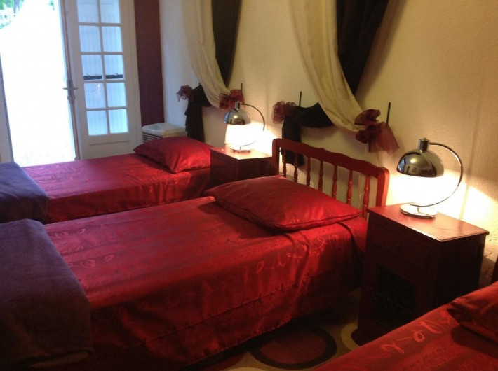 Location de vacances - Appartement à Saint-Aygulf - Chambres à coucher 3 personnes appartement "rez-de-jardin"