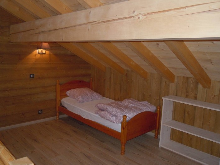 Location de vacances - Appartement à Saint-Sorlin-d'Arves - lit simple coin couchage sous combles (chambre6)
