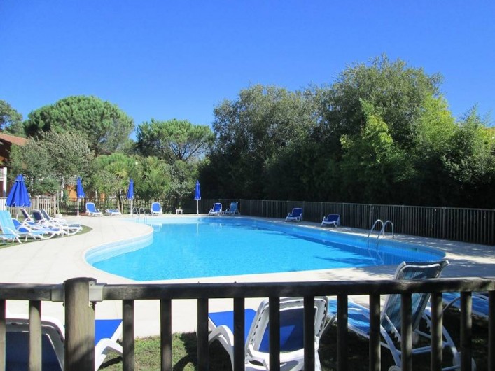 Location de vacances - Appartement à Capbreton - Autre vue piscine